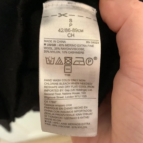 Banana republic black cardigan size s with fine Italian yarn by filpucci - Picture 6 of 7